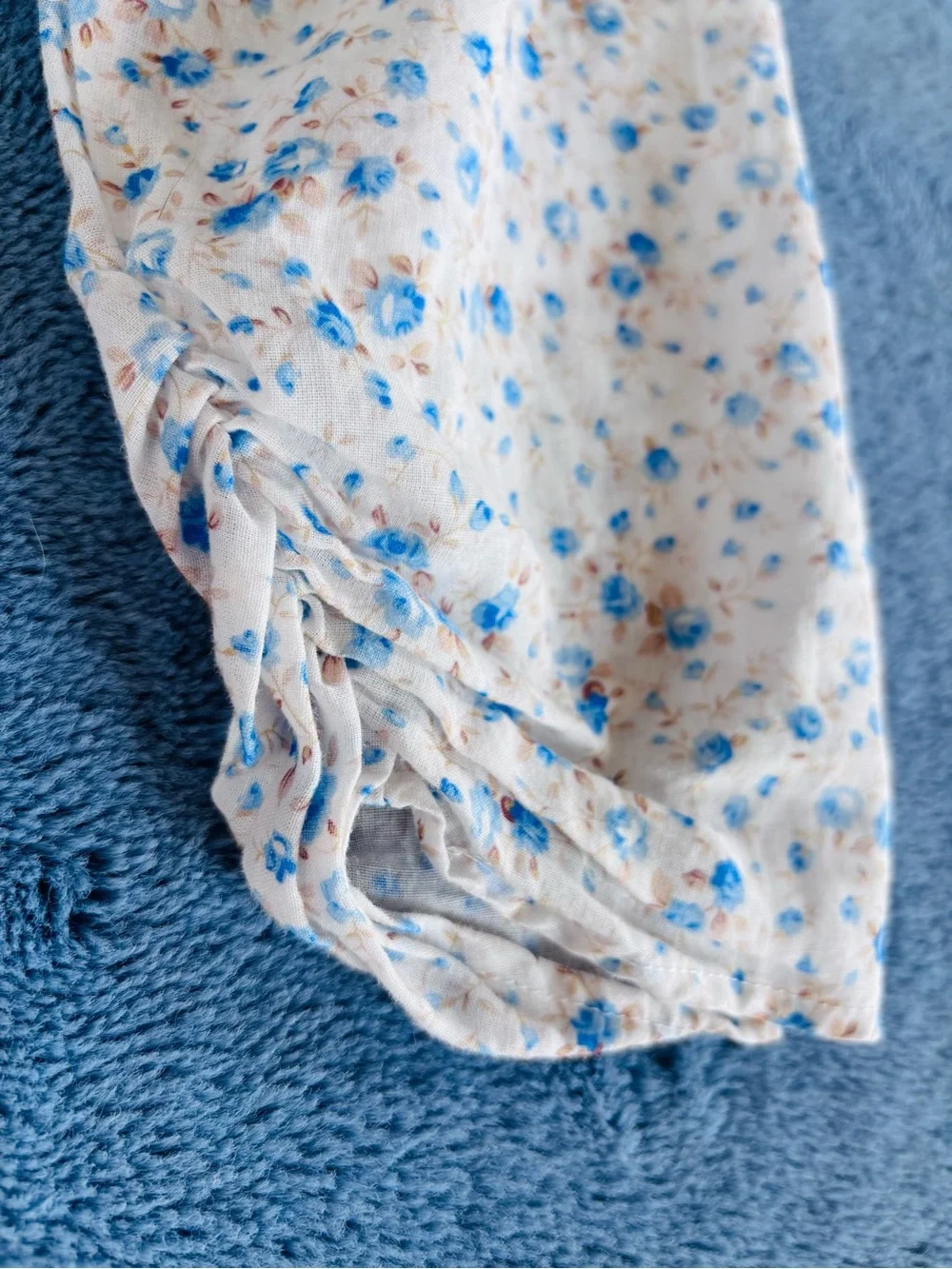ASTR Cropped Floral Blouse, Puffed 3/4 Ruched Sleeves & Smocked Back, Size S